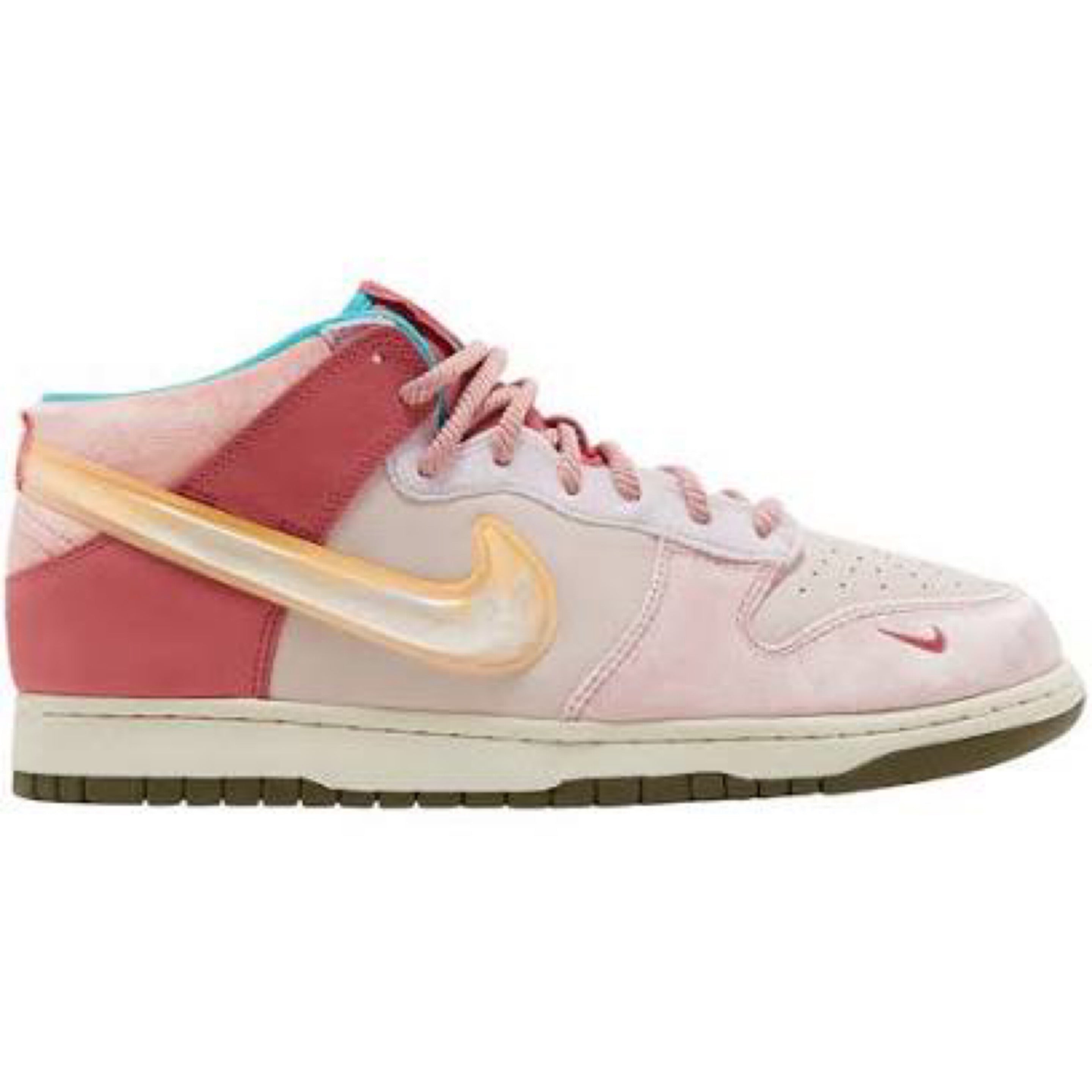 Nike SB Dunk Mid Strawberry Milk