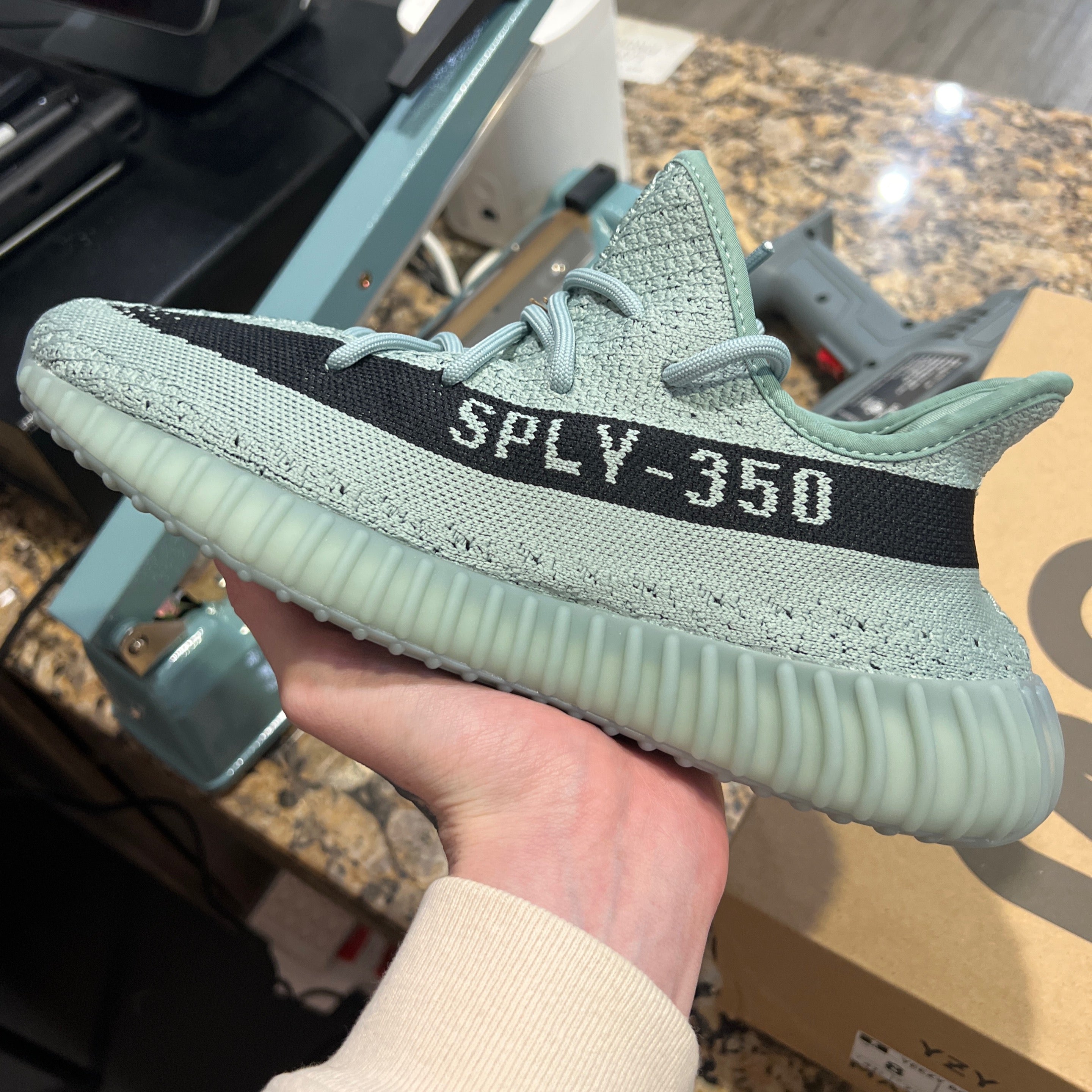 Yeezy 350 V2 Salt SZ 8