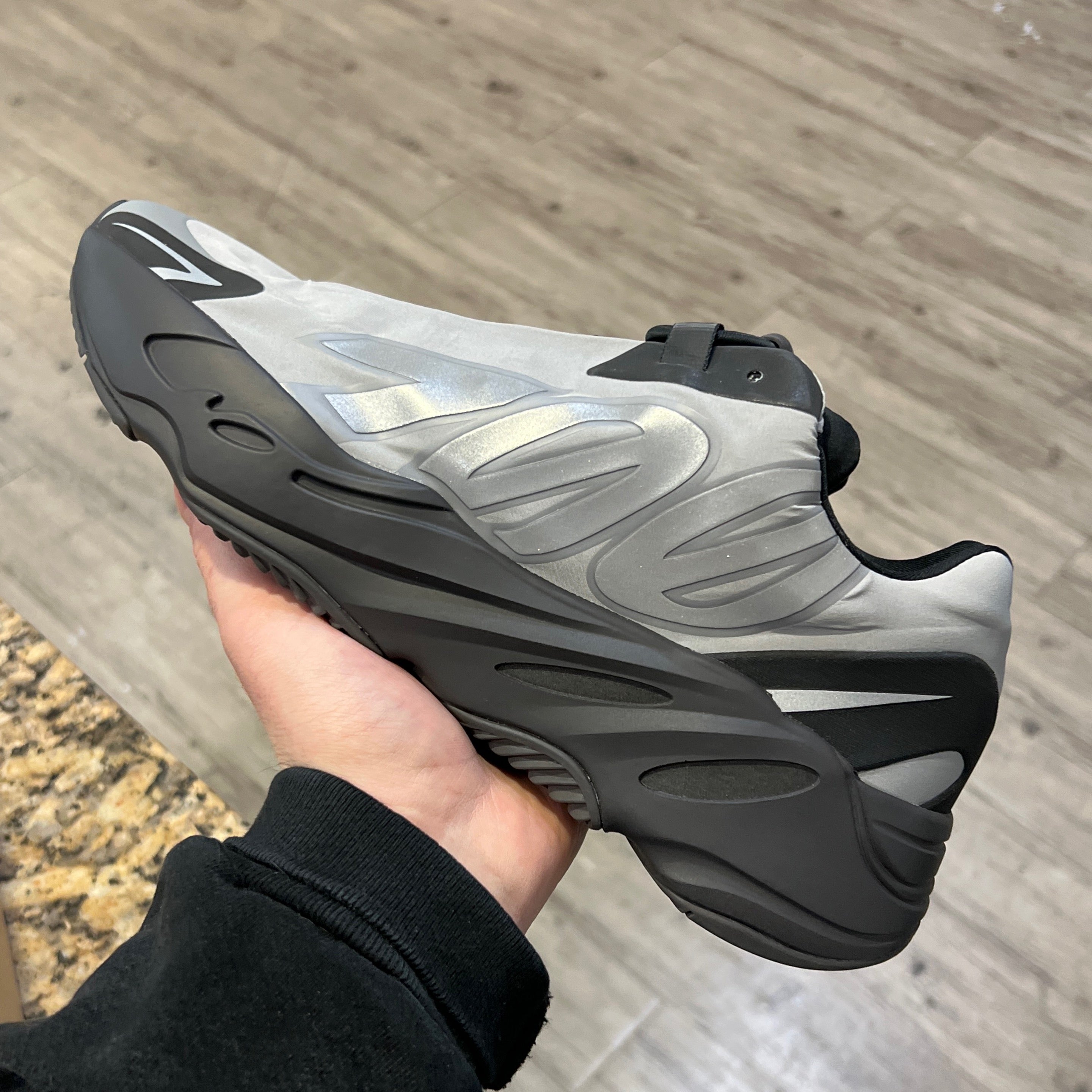 Yeezy 700 MNVN Metallic SZ 10.5