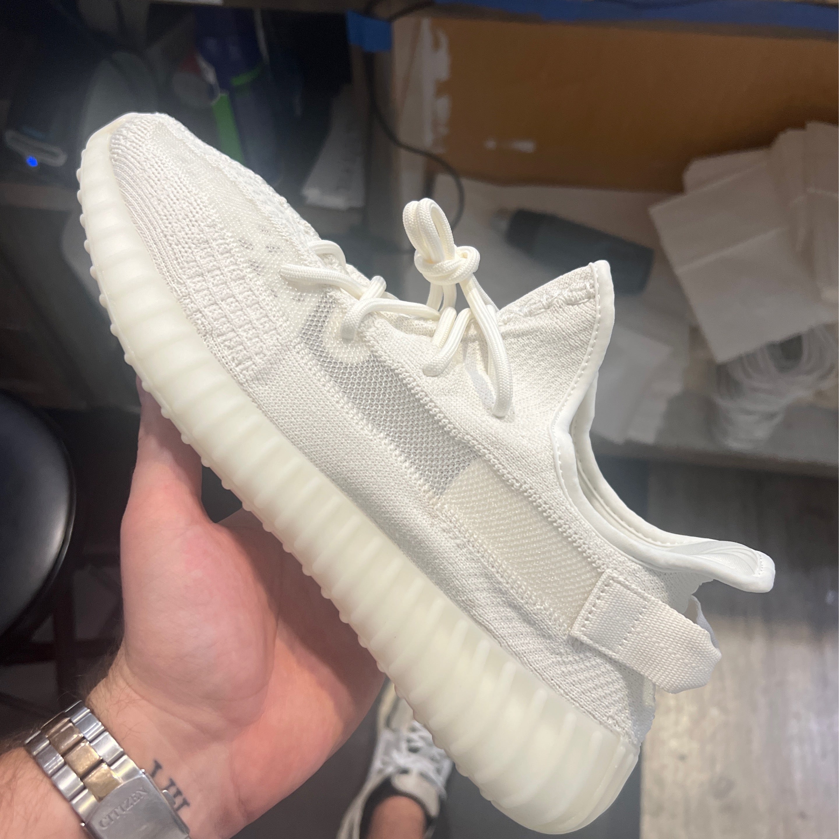 Yeezy 350 V2 Bone SZ 11