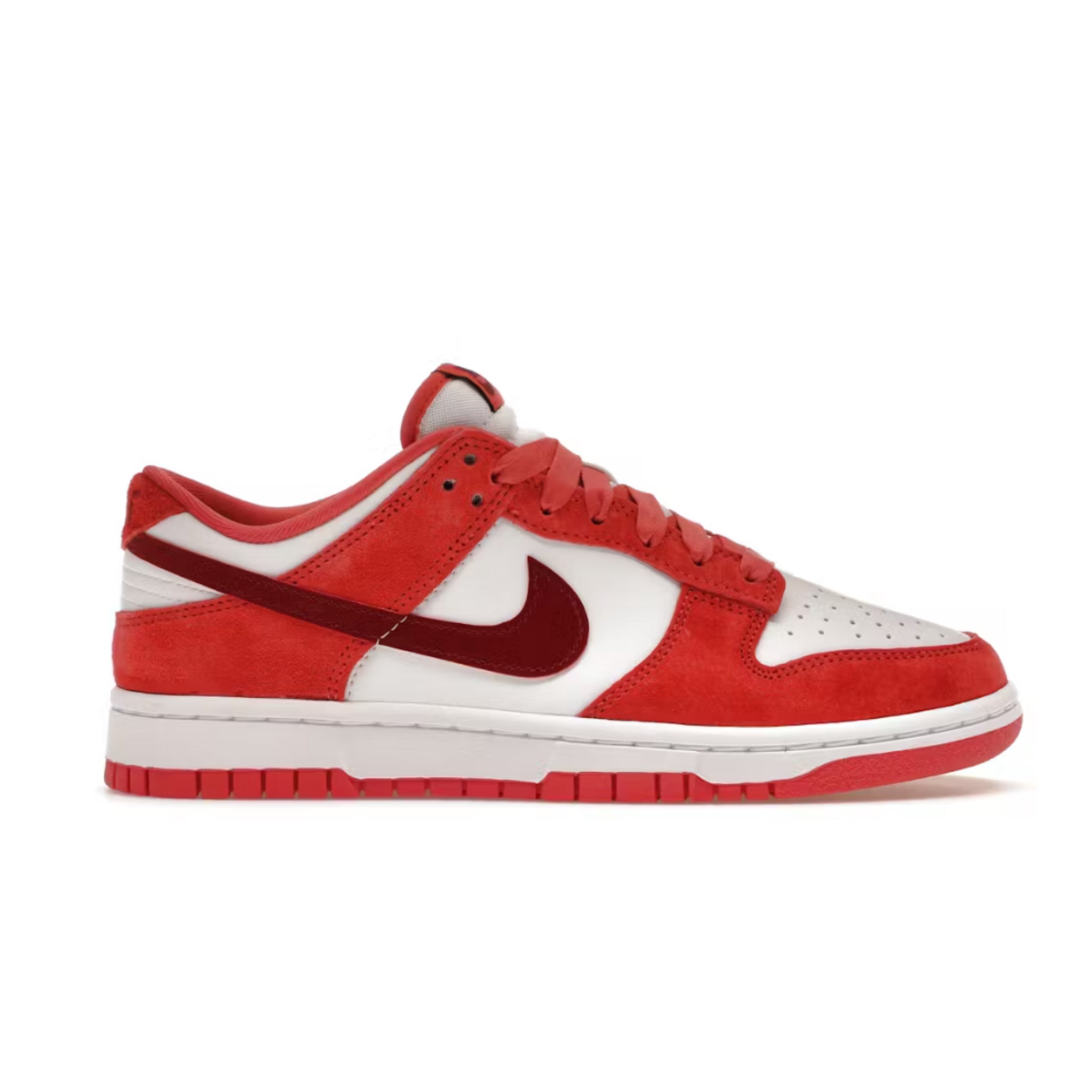 Nike Dunk Low Valentines Day (Women’s)