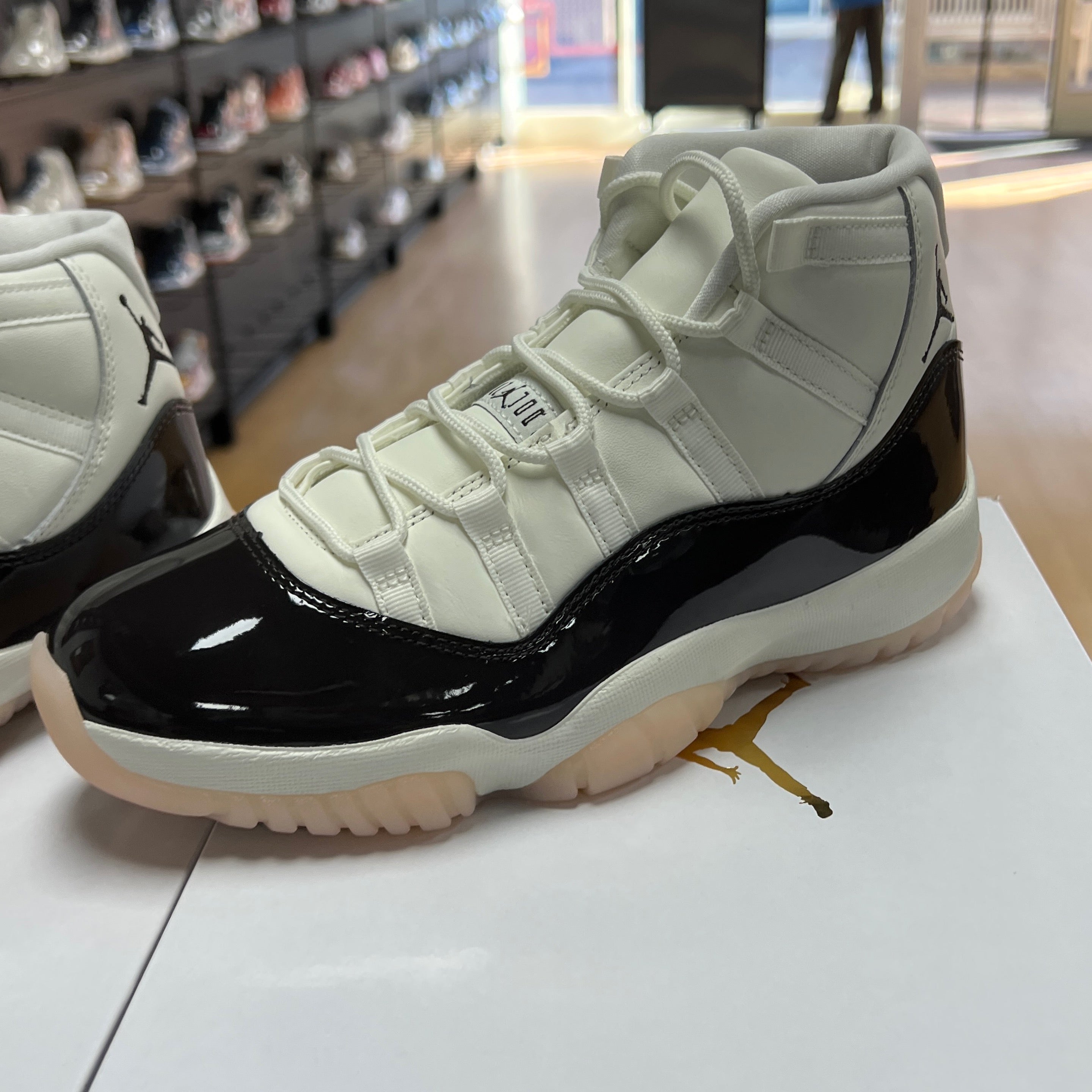 Jordan 11 Neapolitan SZ 10W/8.5M