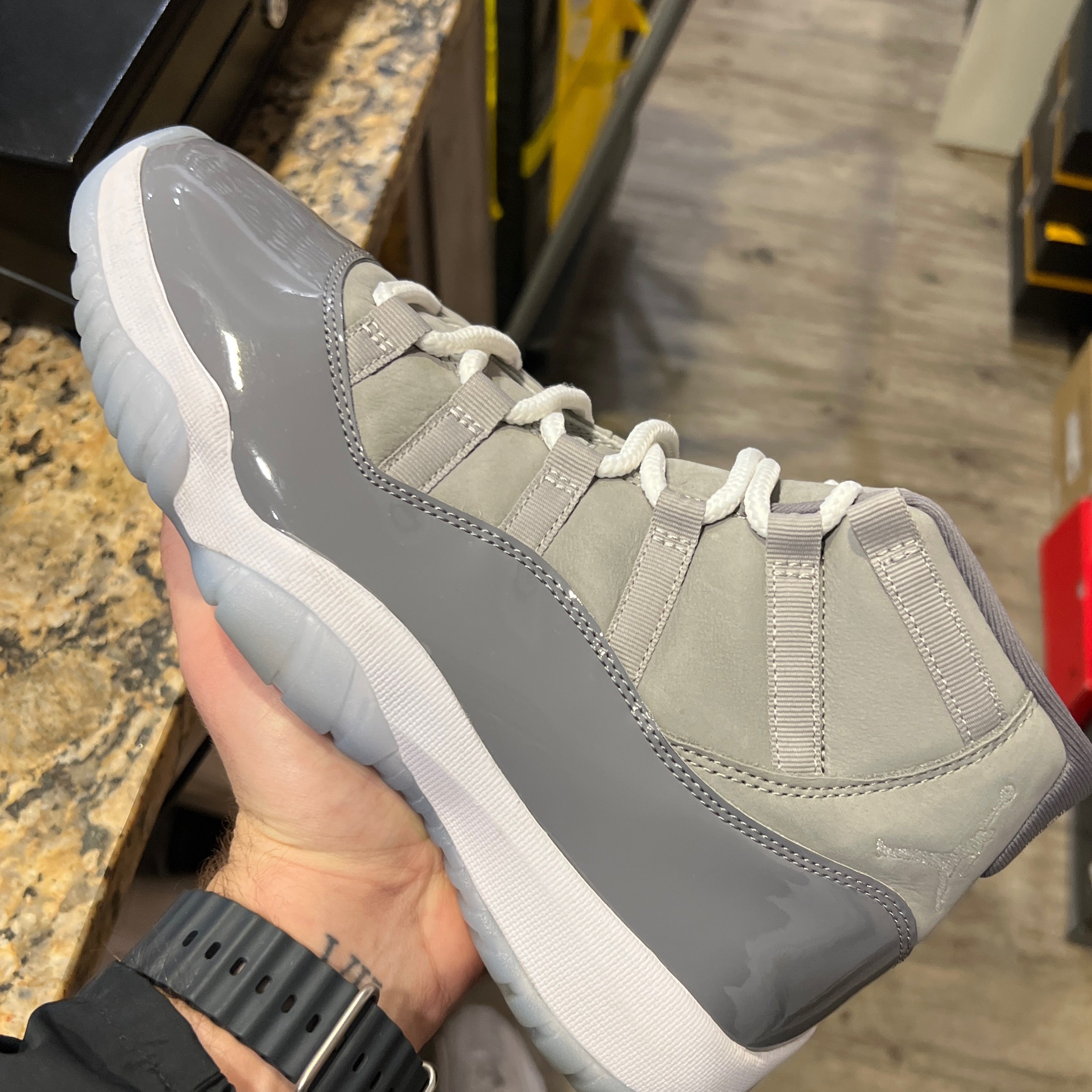 Jordan 11 Cool Grey VNDS SZ 9