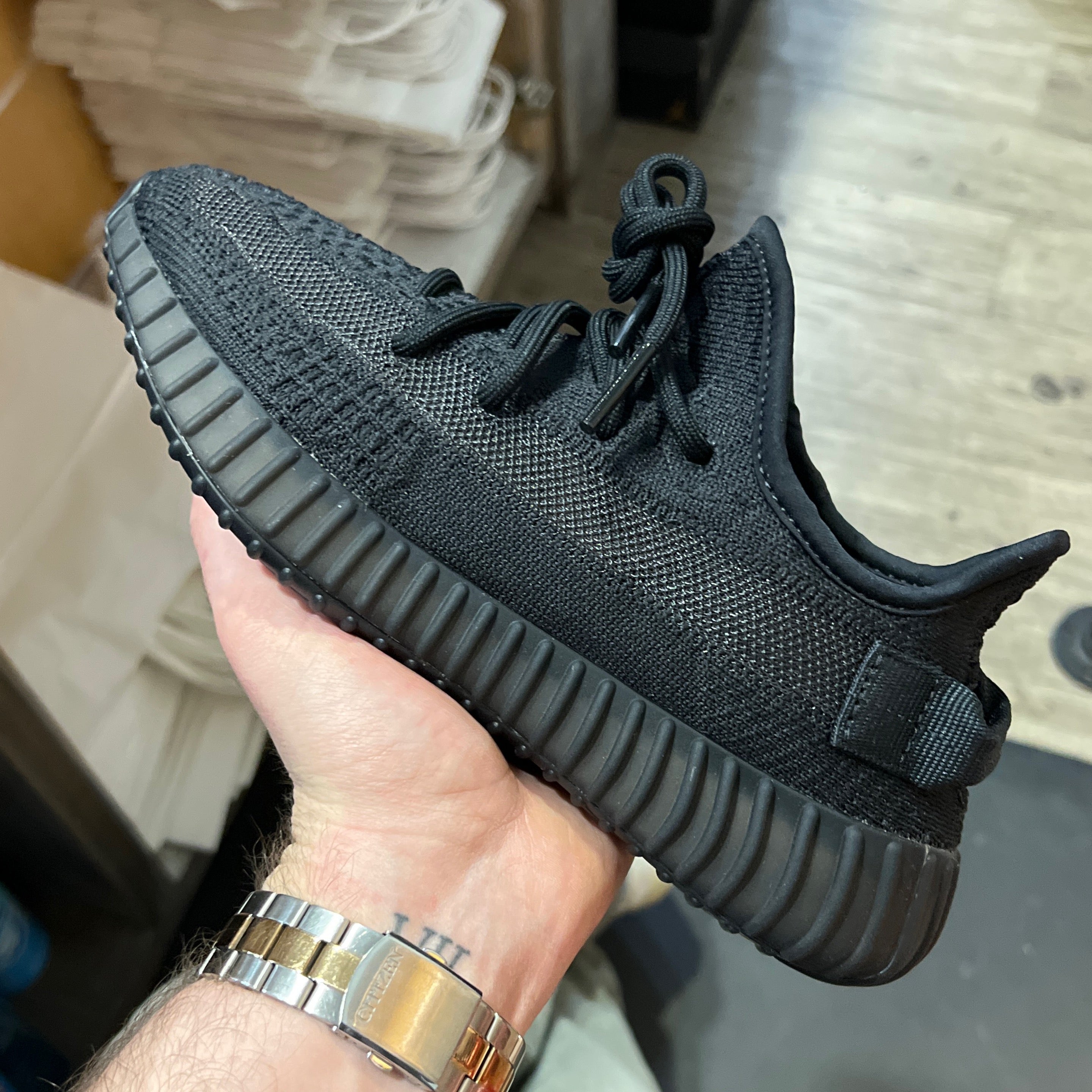 Yeezy 350 V2 Onyx SZ 6